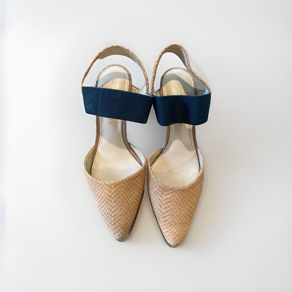 Antonio Melani Heels size 7M Beige/tan With Black Strap